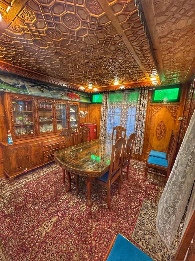 Hotel Exotic Young Shreen Houseboat Srīnagar Exteriér fotografie