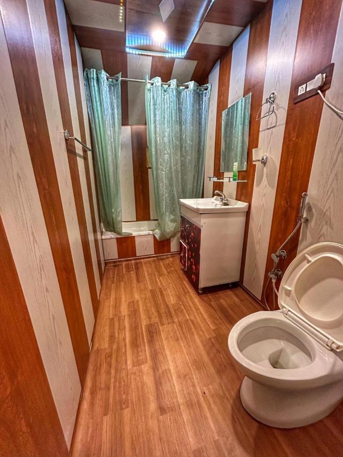 Hotel Exotic Young Shreen Houseboat Srīnagar Exteriér fotografie