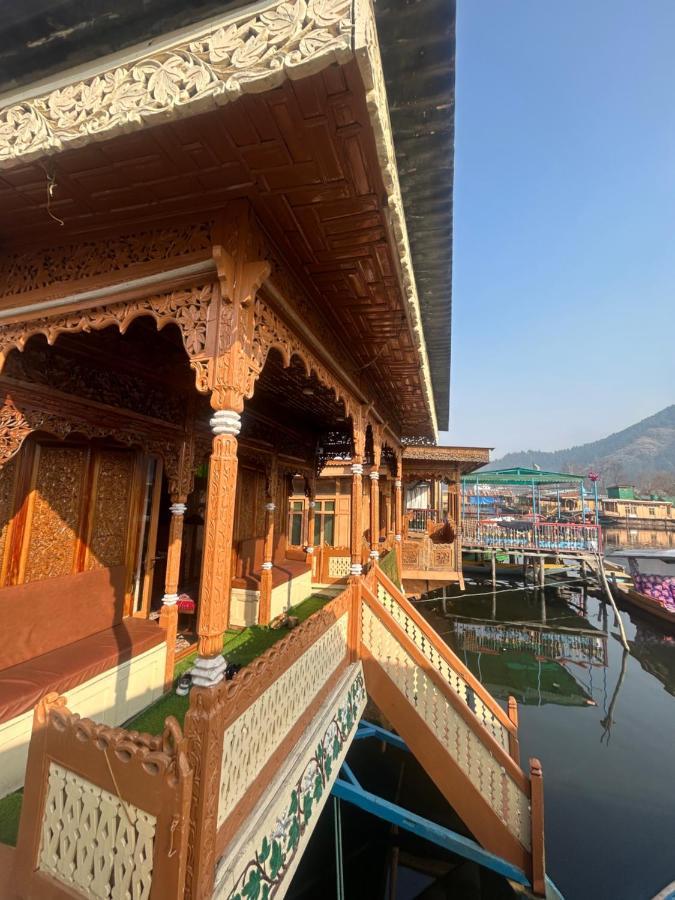 Hotel Exotic Young Shreen Houseboat Srīnagar Exteriér fotografie