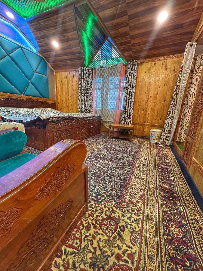Hotel Exotic Young Shreen Houseboat Srīnagar Exteriér fotografie