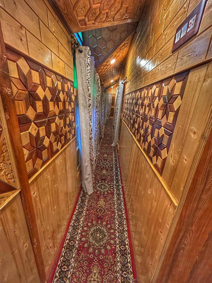 Hotel Exotic Young Shreen Houseboat Srīnagar Exteriér fotografie